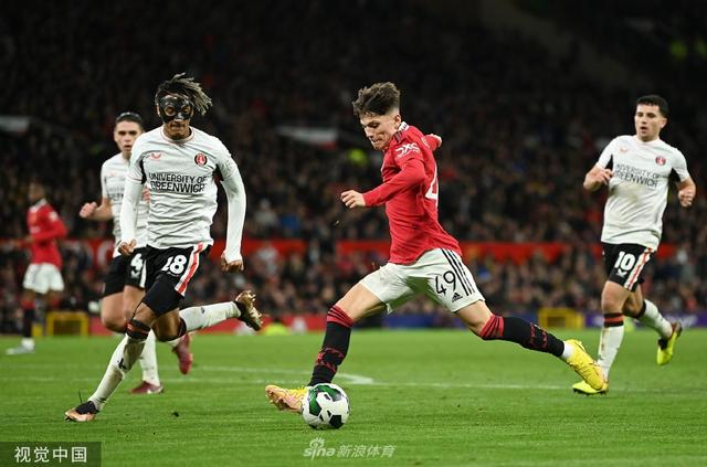 前德國國腳赫迪拉公開表示希望與穆裏尼奧再合作.